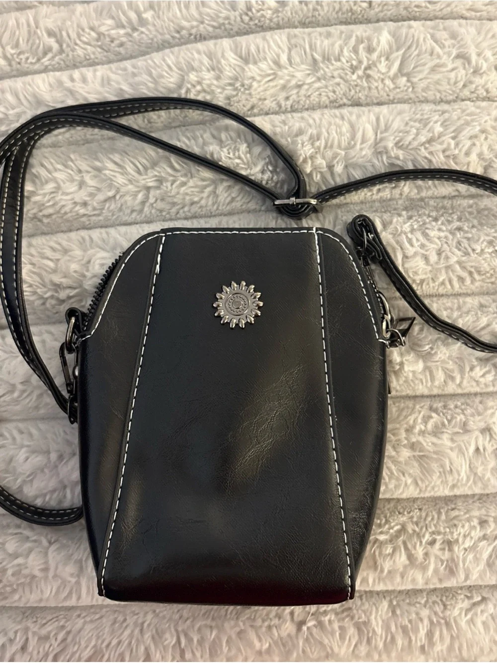 Vtg Black Crossbody adjustable strap small Bag purse with Sunburst Accent